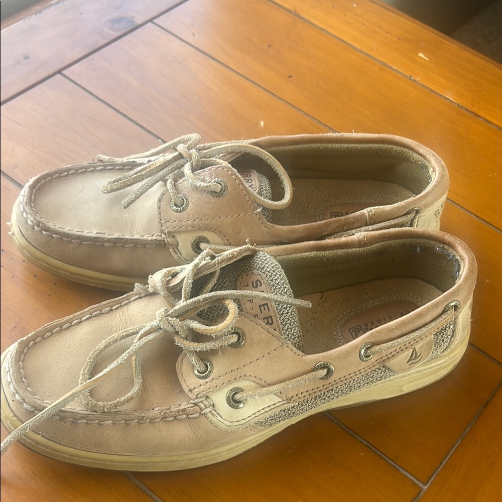 Sperry Tan Boat Shoes with Moccasin Toe and Non-Slip Sole
